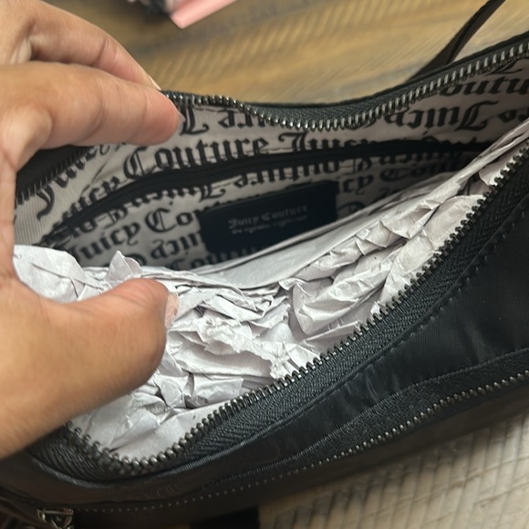 NWT juicy couture crossbody 🖤🩷 - Picture 3 of 3